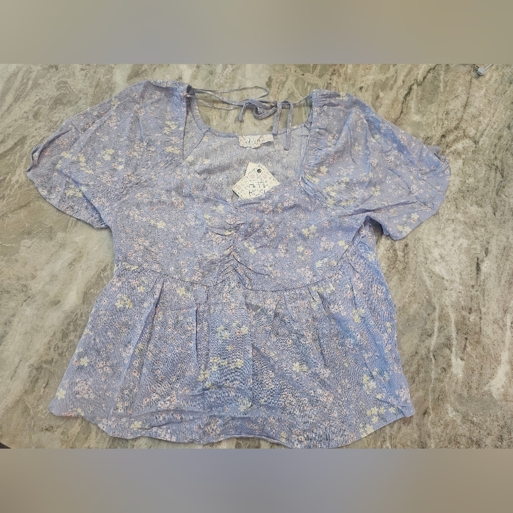 Hippie Rose NWT Lavender Floral Short Sleeve Peasant Top Women’s M 100% Rayon